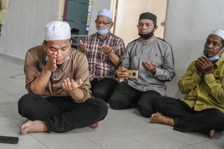 Dari FB Ustaz Ebit Lew – 5 Tahun Diuji, 3 jam Diselesaikan